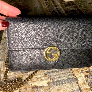 Gucci crossover shoulder bag with gold chain
